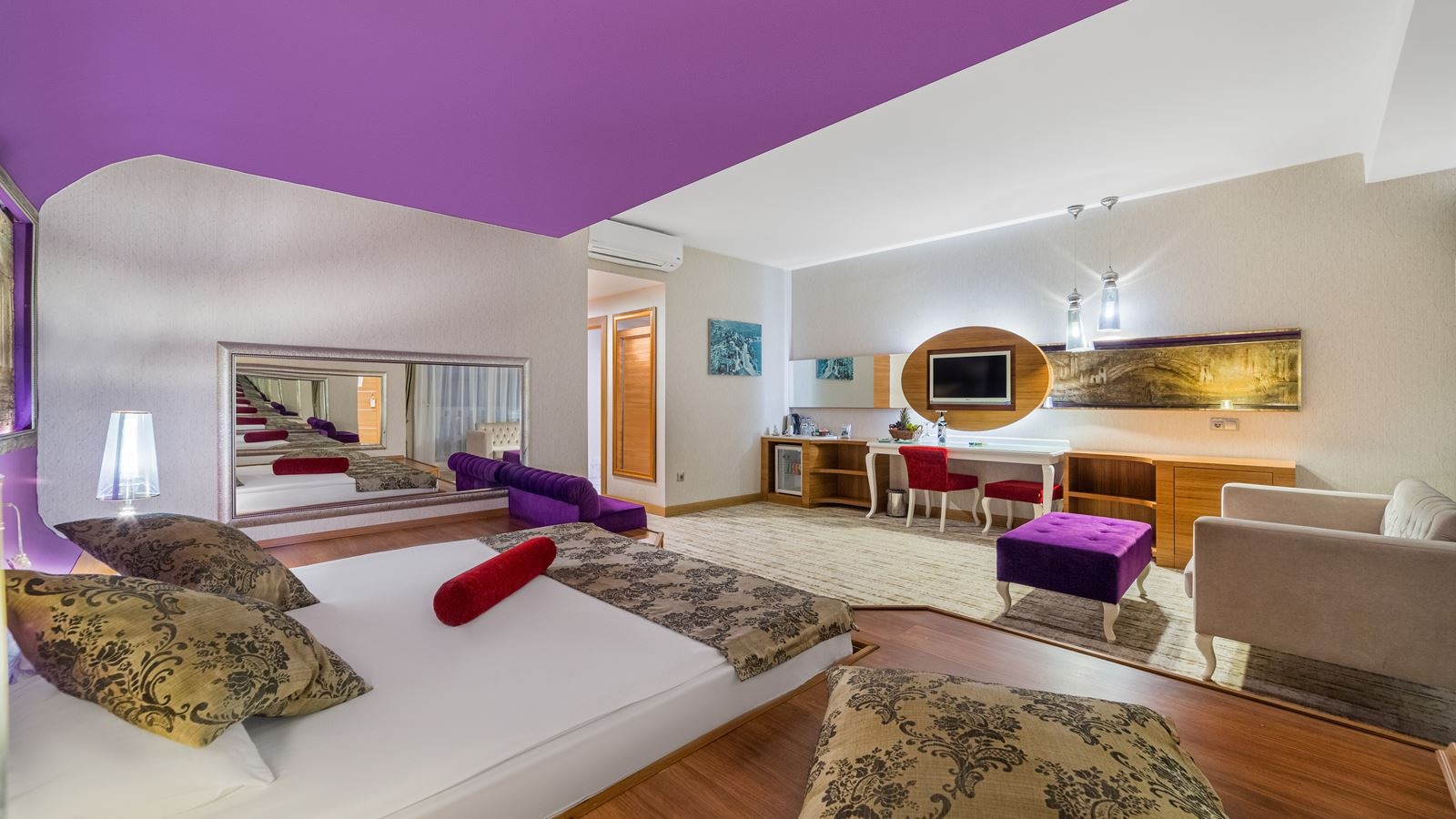 rooms-theodora-building-standard-room