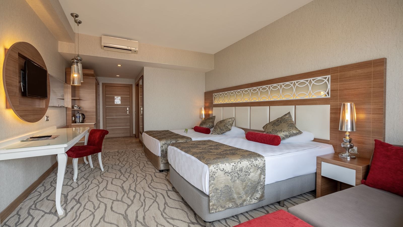 rooms-theodora-building-standard-room