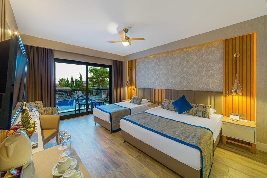 rooms-theodora-building-standard-room