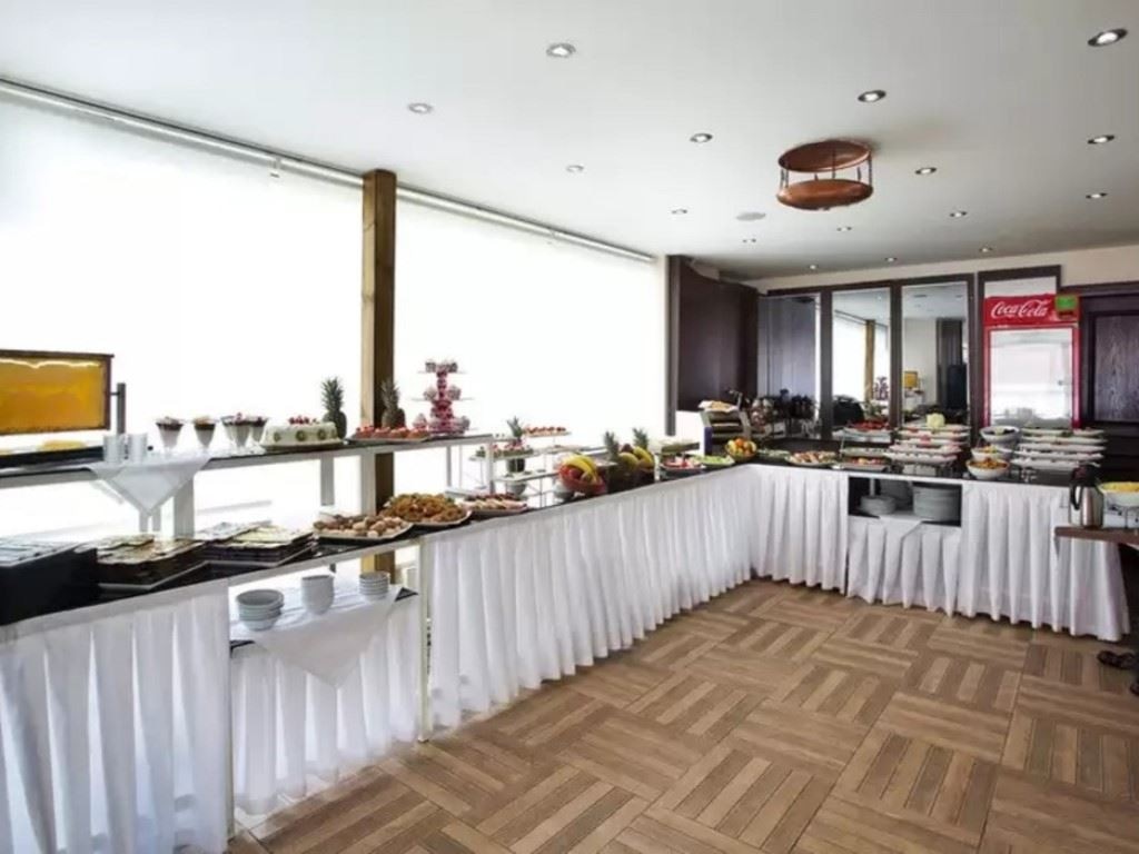 restaurants-breakfast-buffet