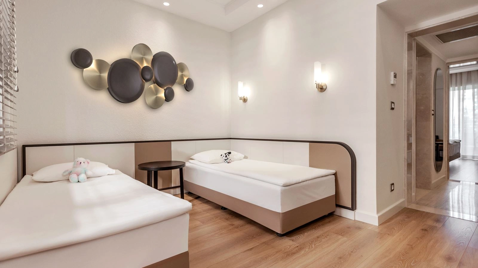 rooms-deluxe-family-land-view