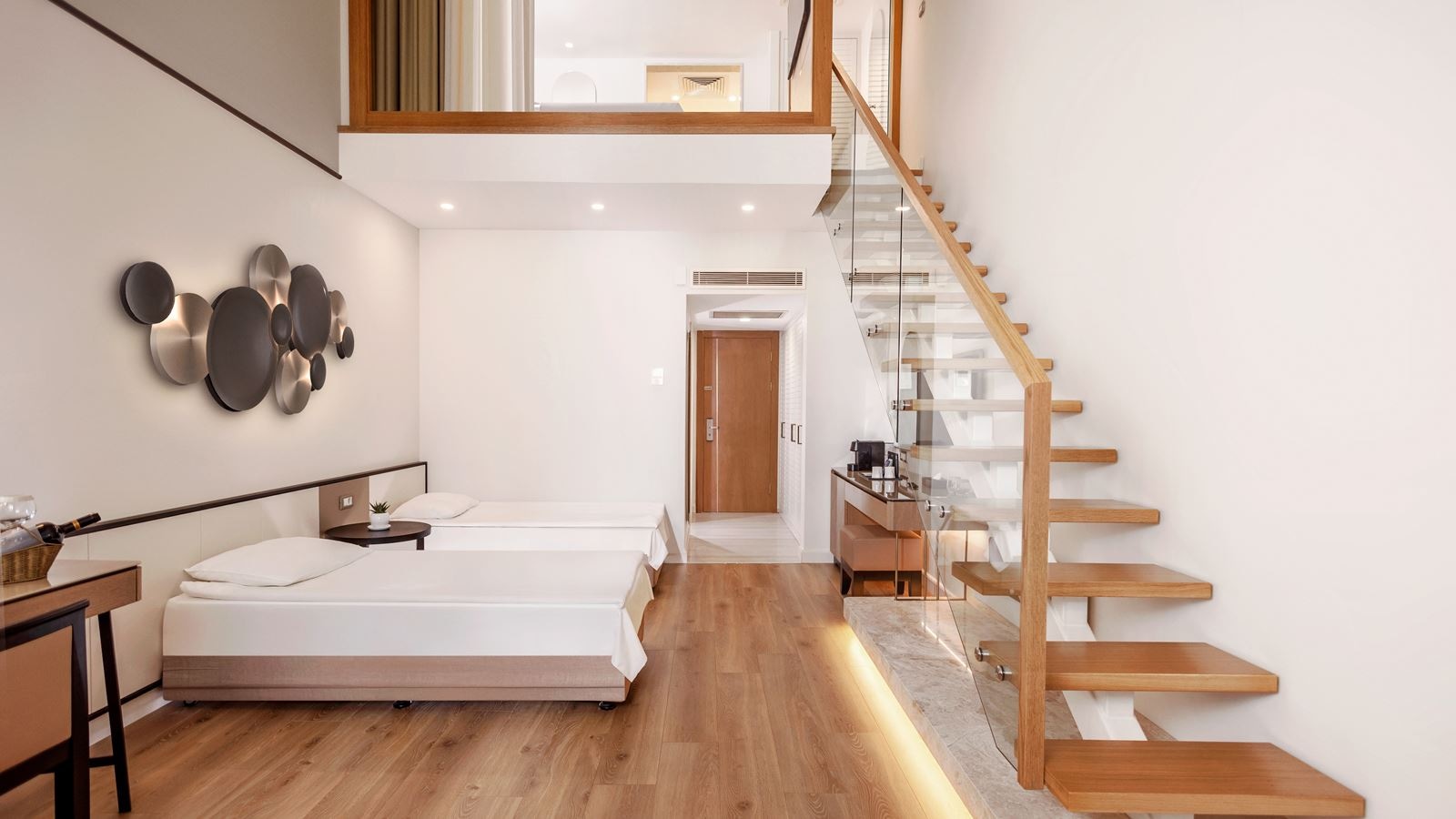 rooms-deluxe-dublex-land-view