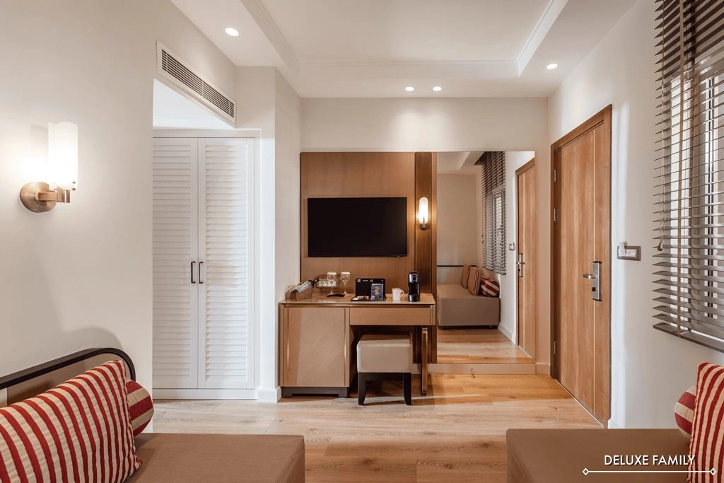 rooms-deluxe-family-land-view