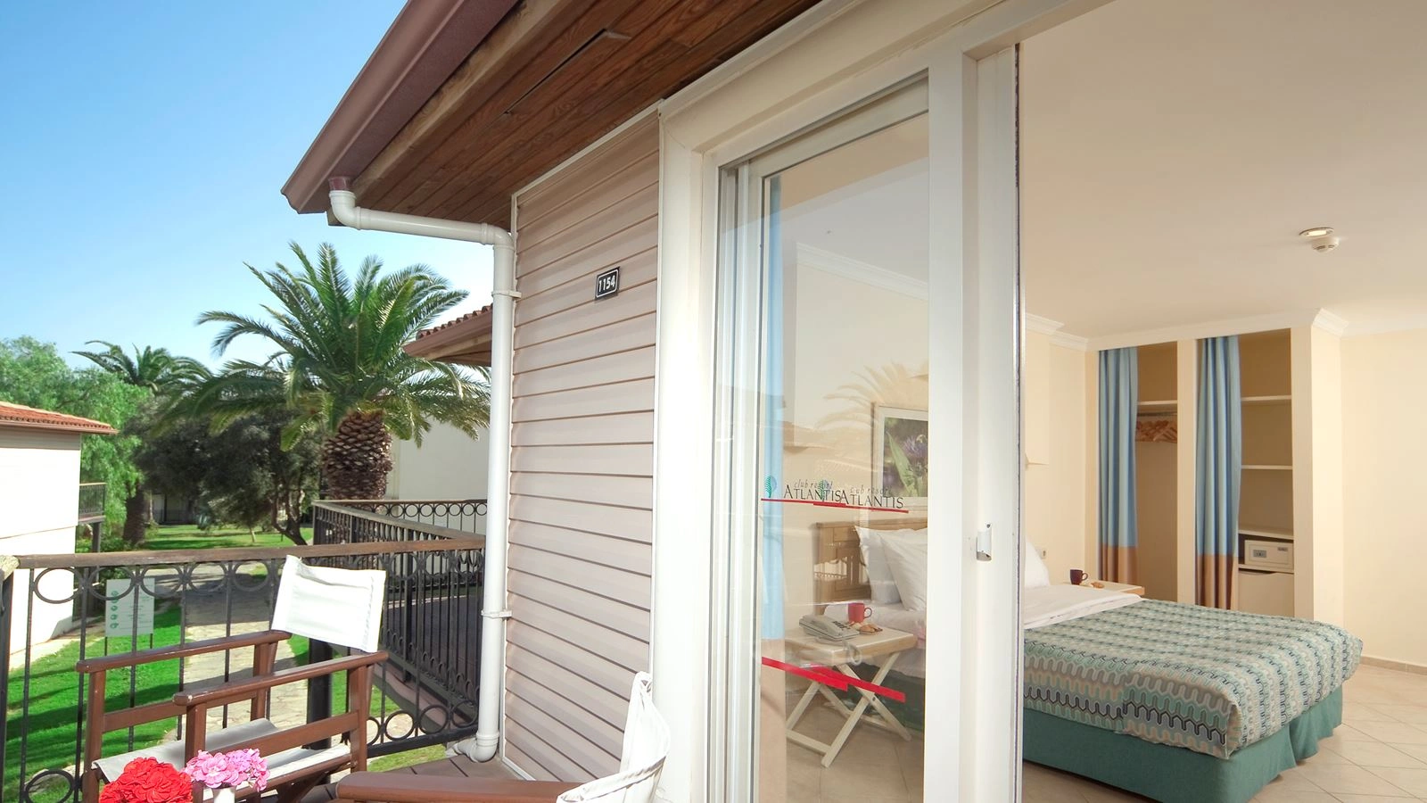 rooms-standard-room-land-view