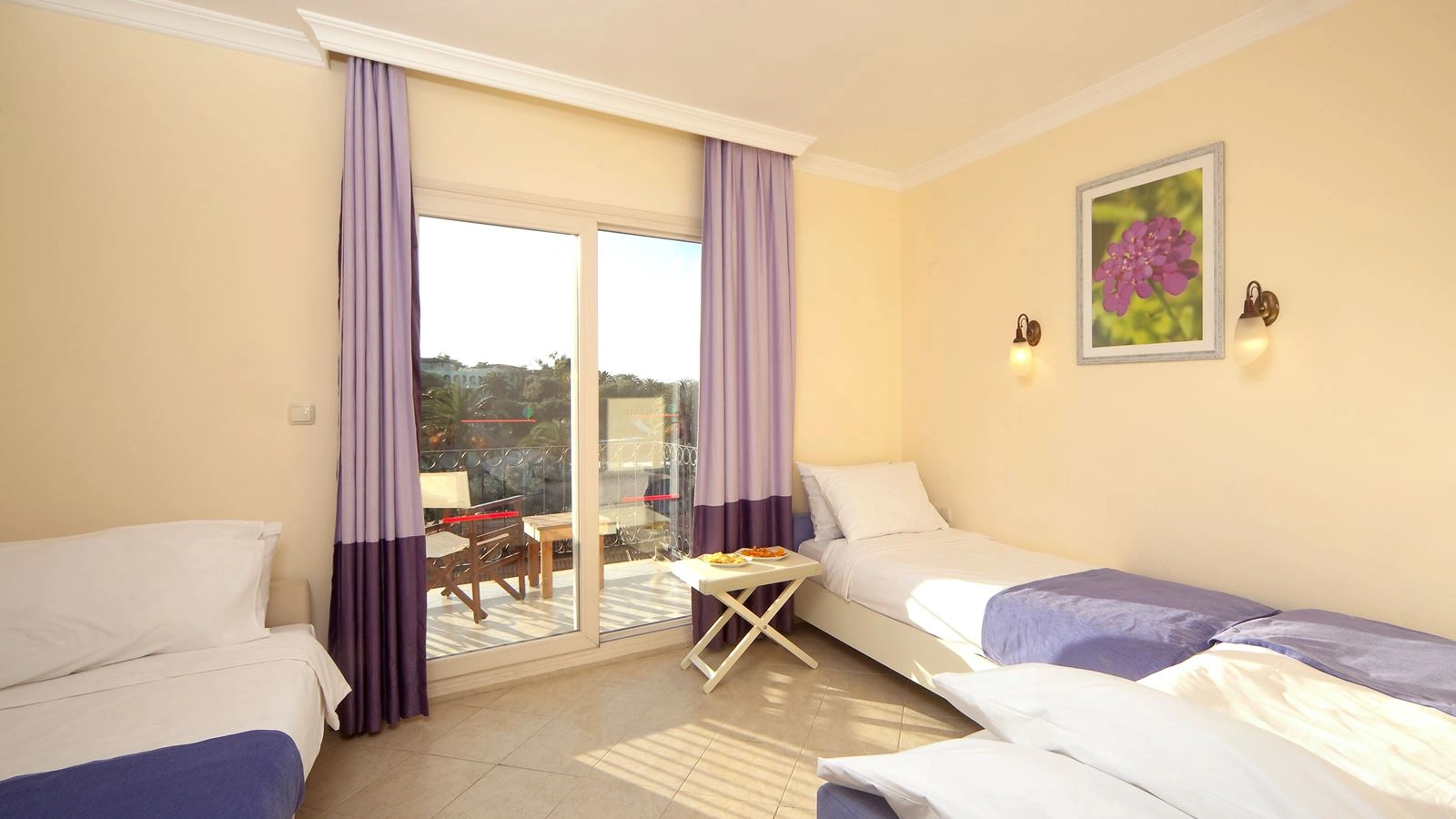 rooms-family-room-side-sea-view