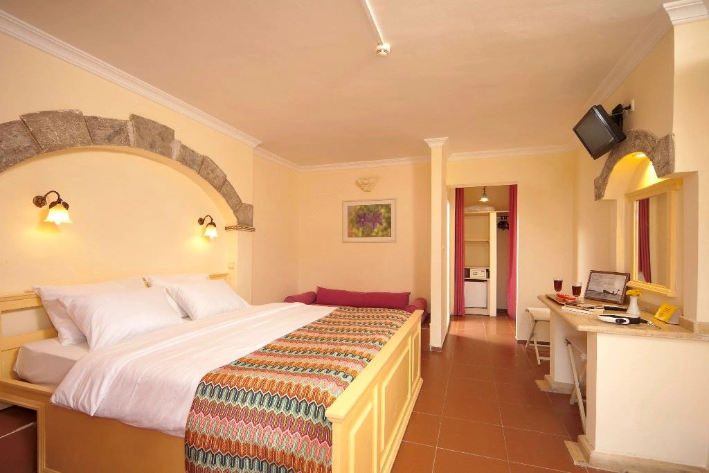 rooms-standard-room-garden-view