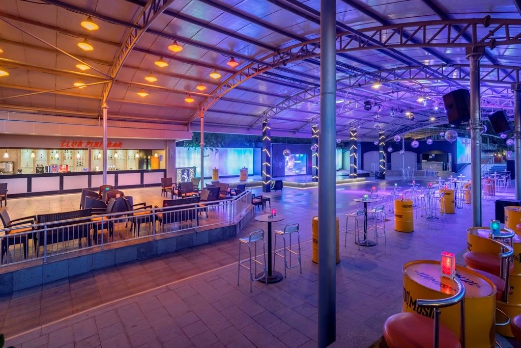 bars-pine-beach-disco