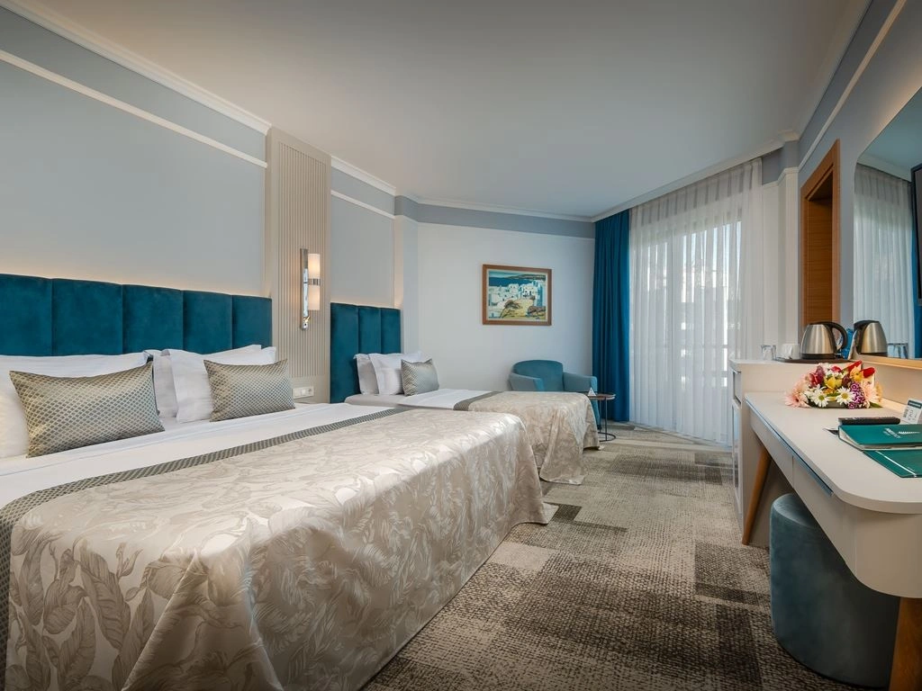 rooms-main-building-family-room