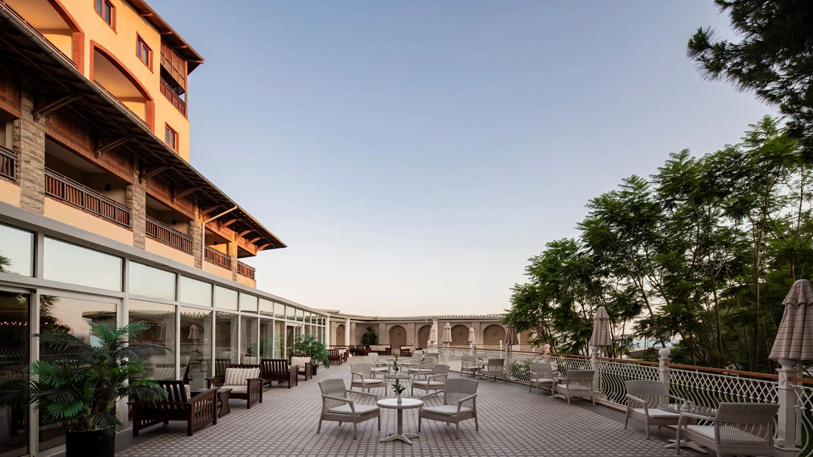 bars-aphrodite-lobby-bar