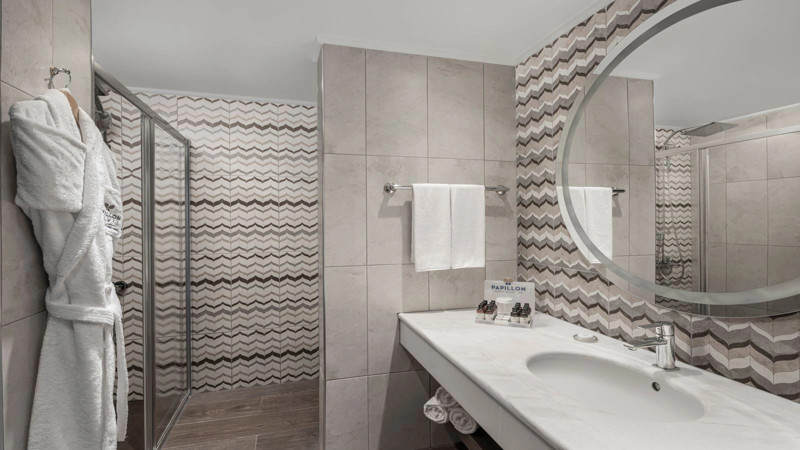 rooms-superior-land-view