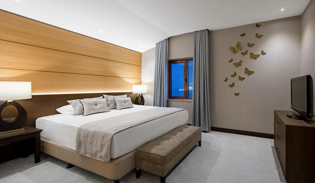 rooms-carnation-king-suite