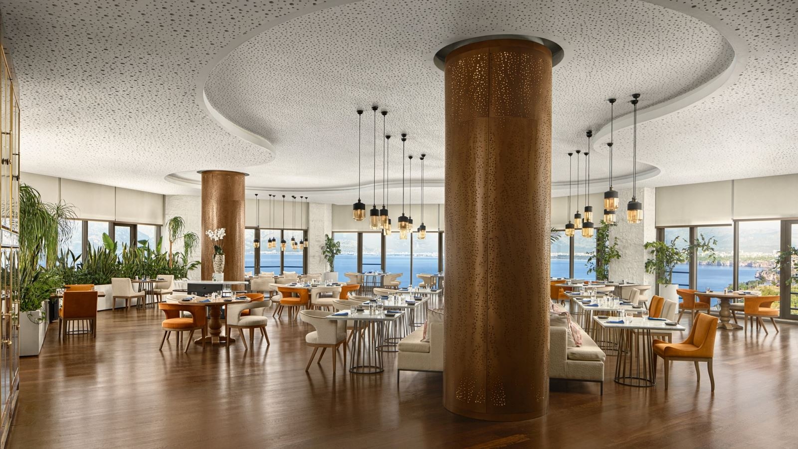 restaurants-asmani-at-akra