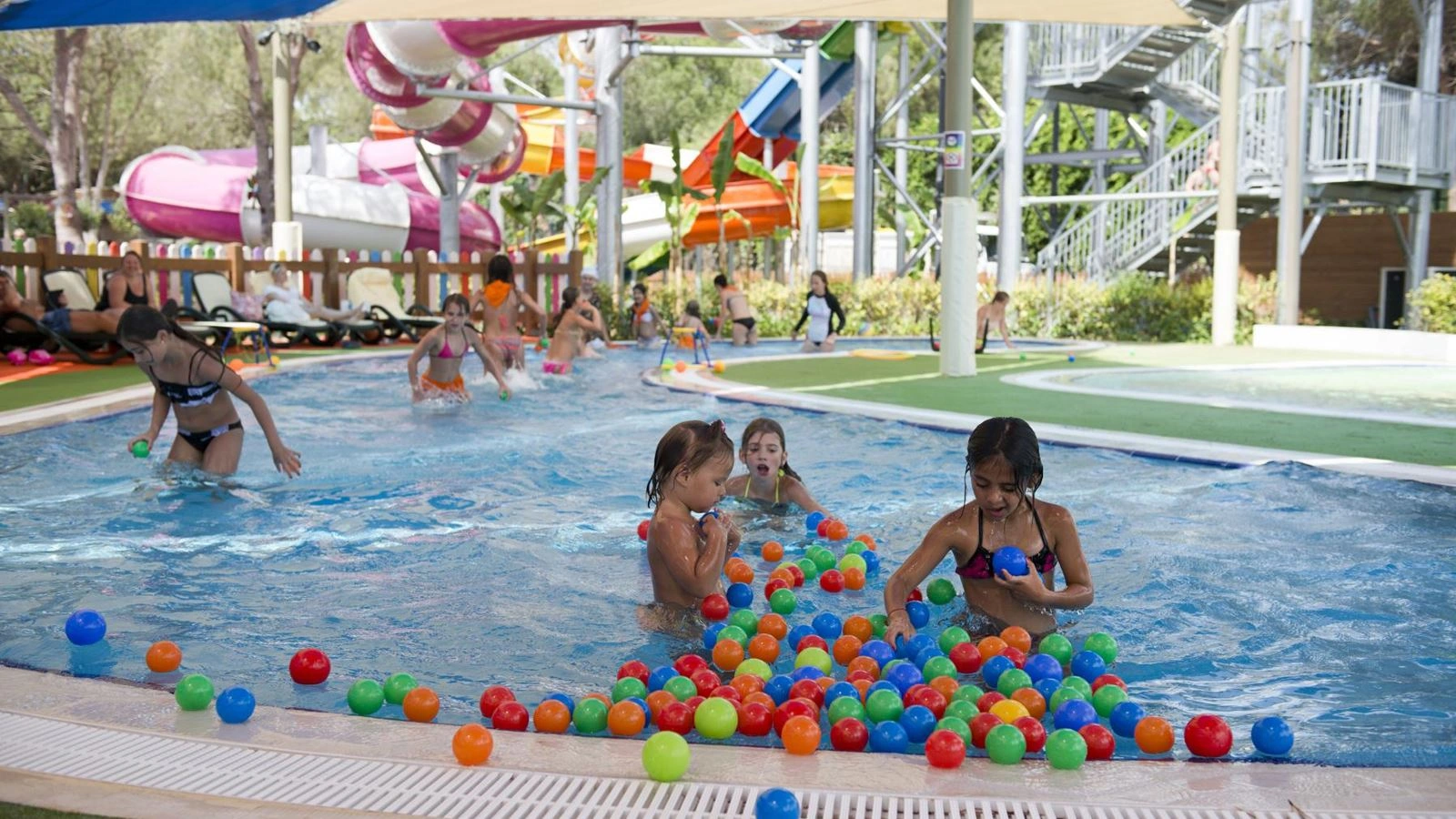 pools-outdoor-childrens-pool