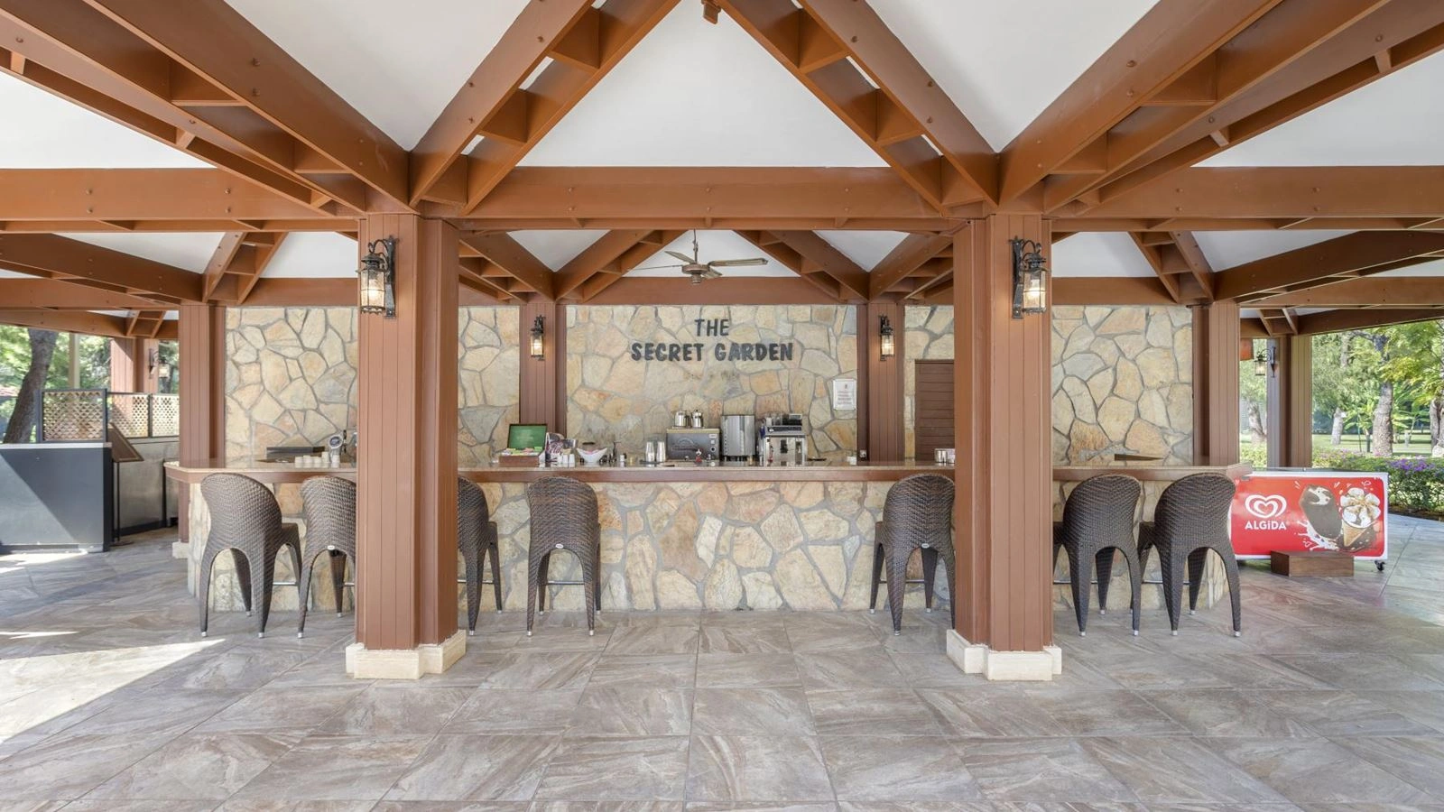 bars-secret-garden-bar