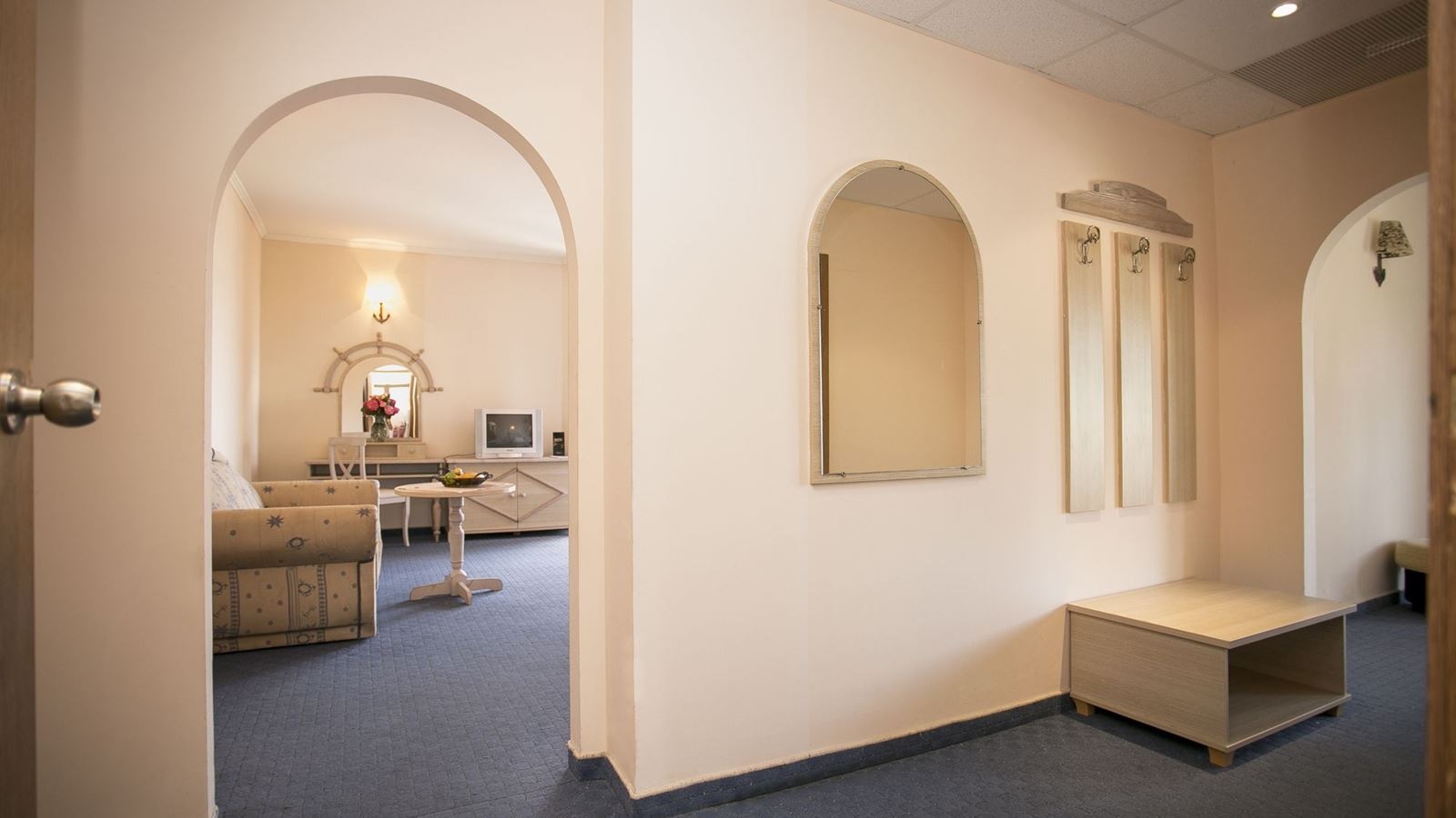 rooms-2-bedrooms-studio-sea-view