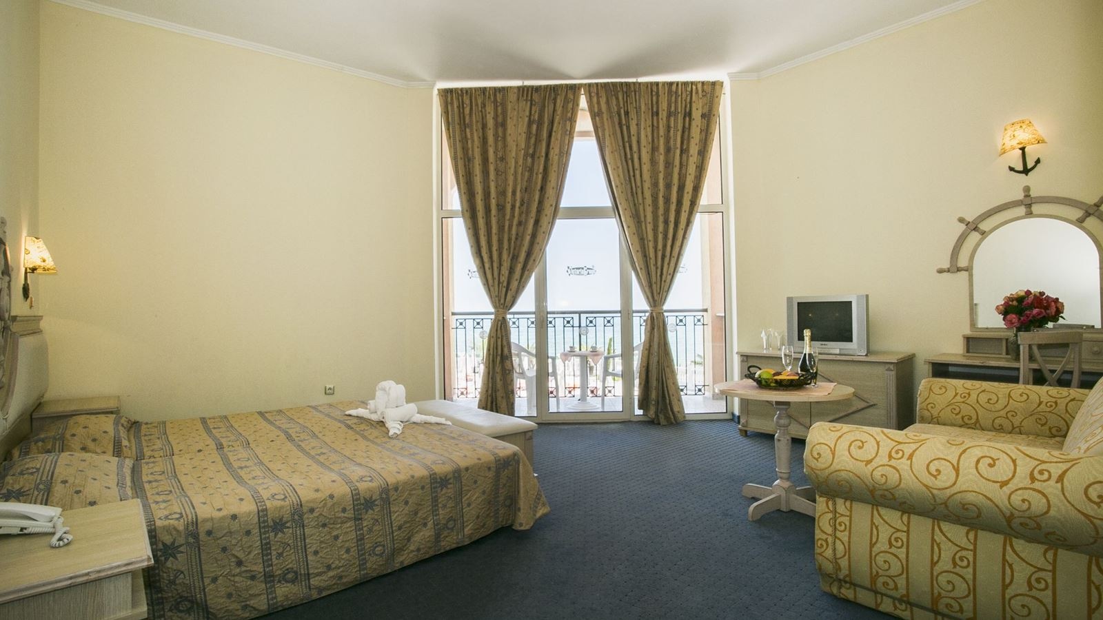 rooms-2-bedrooms-studio-sea-view