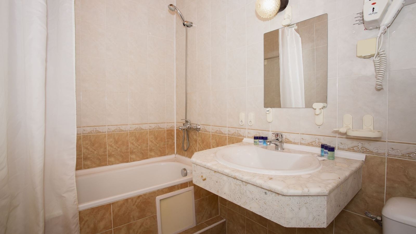 rooms-double-room-second-line