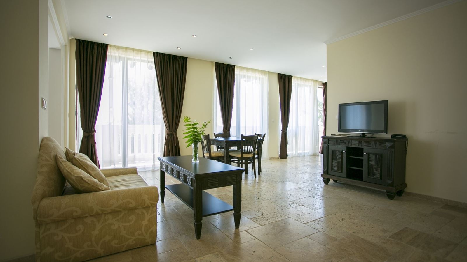 rooms-studio-royal-villas-park-view
