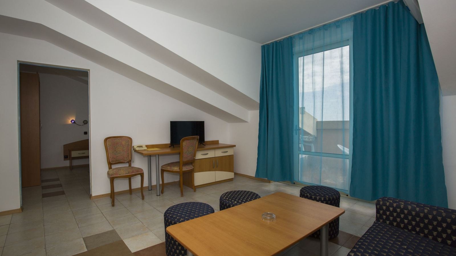 rooms-two-bedroom-apartment-sea-view