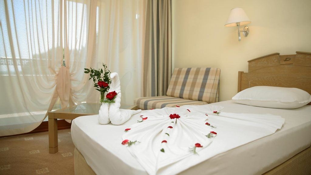 rooms-standard-room-park-view-balcony-or-terrace