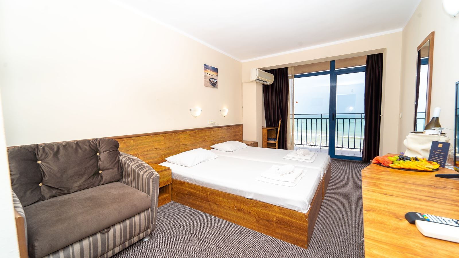 rooms-singleuse-standard-room-seaview