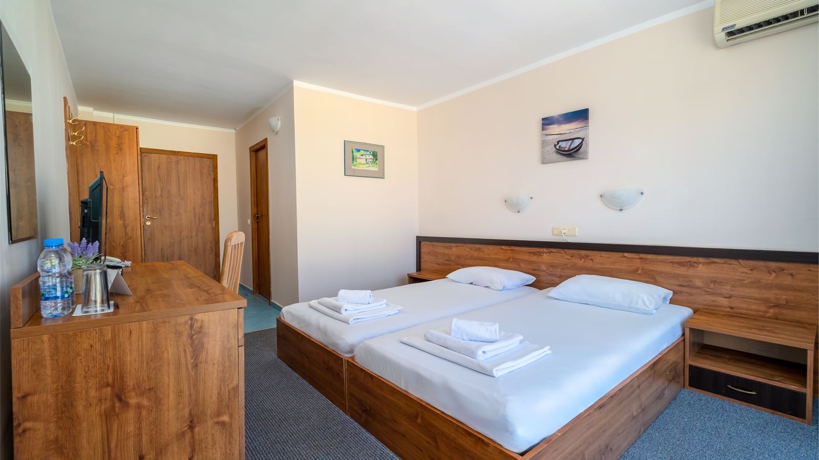 rooms-single-wchild-standard-room-balcony