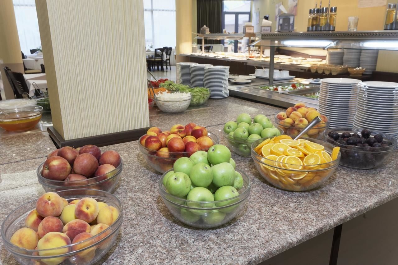 restaurants-restaurant