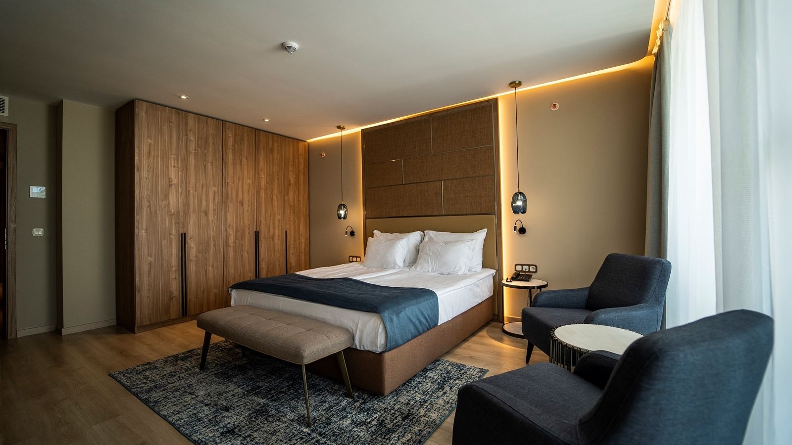 rooms-standard-family-room-seaview-balcony-or-terrace