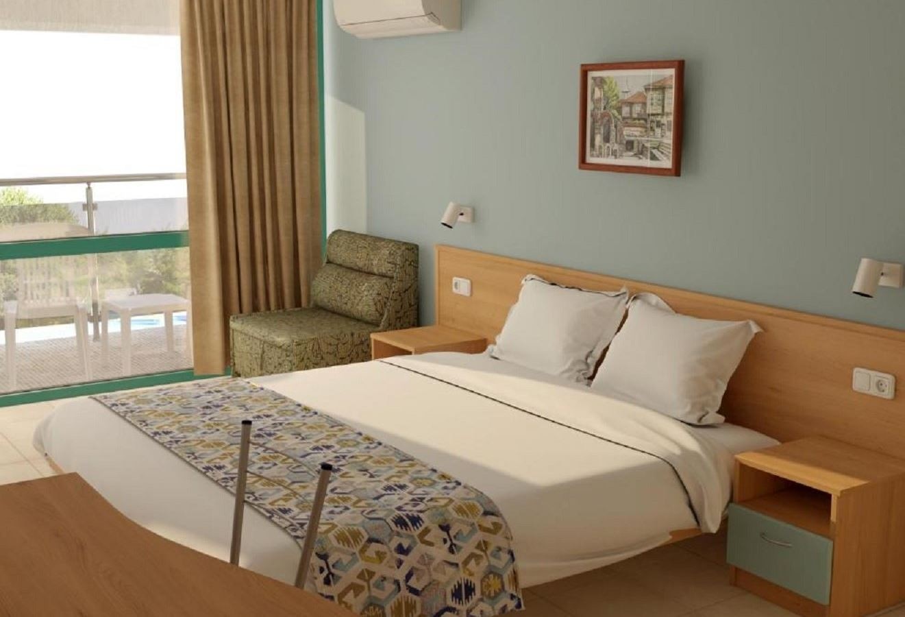 rooms-triple-standard-room-balcony