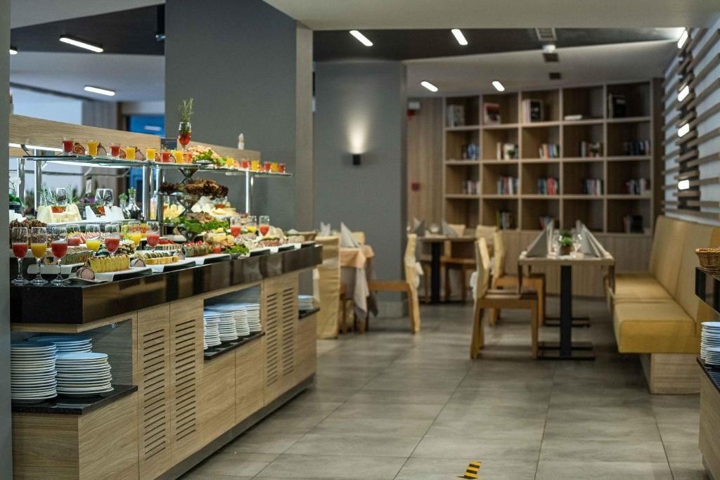 restaurants-restaurants