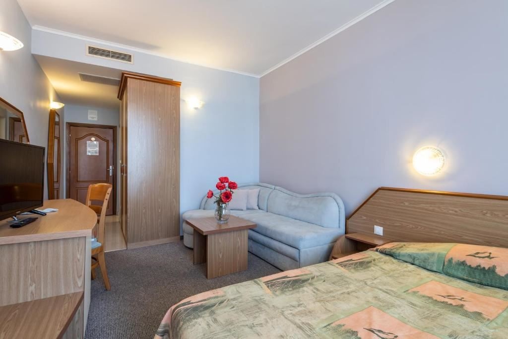 rooms-single-standard-room