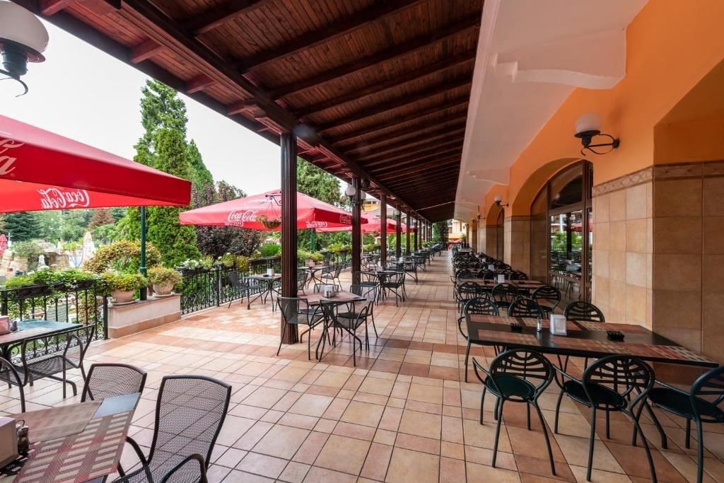 restaurants-restaurants