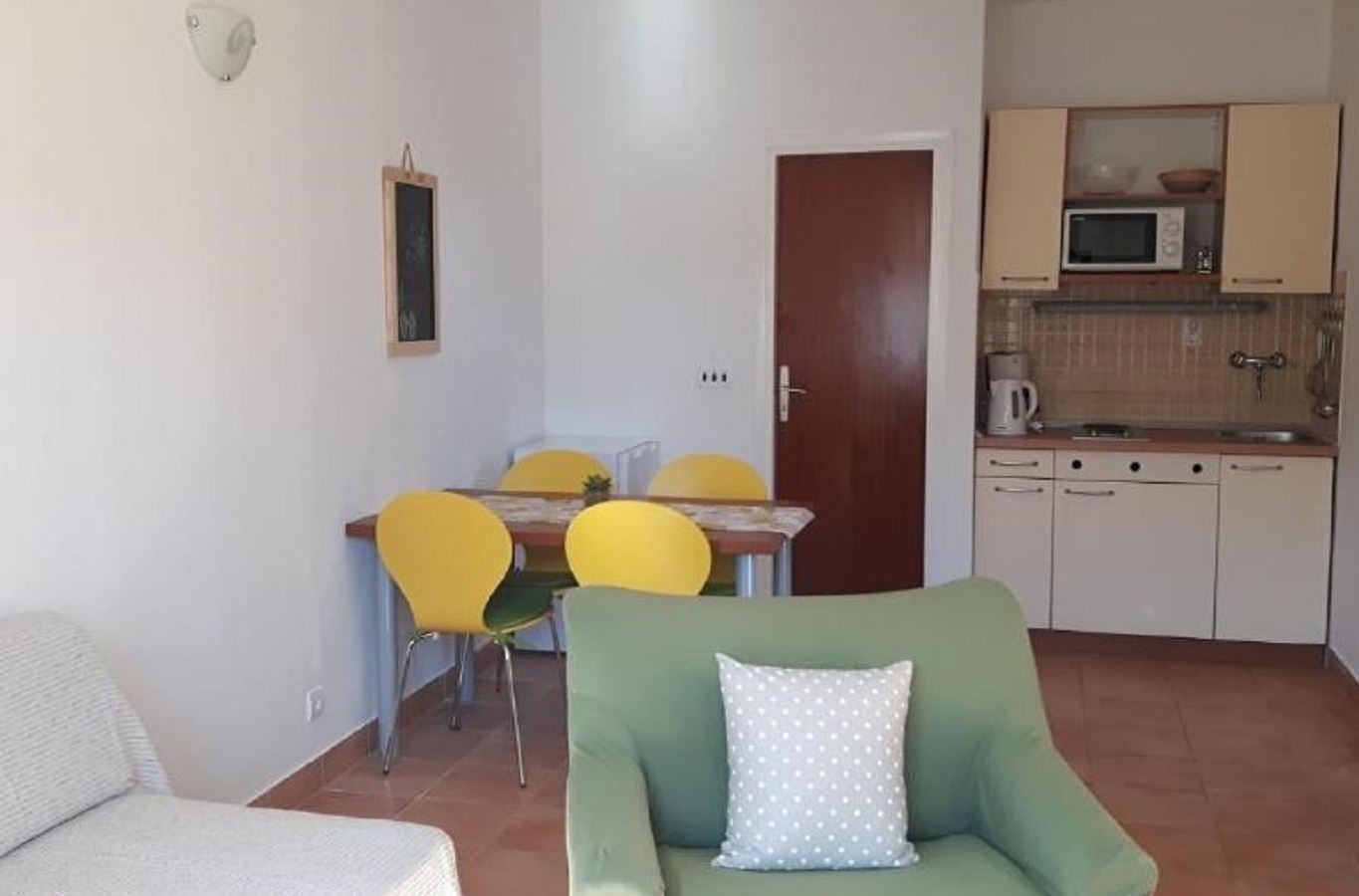 rooms-1-bedroom-apartment-terrace