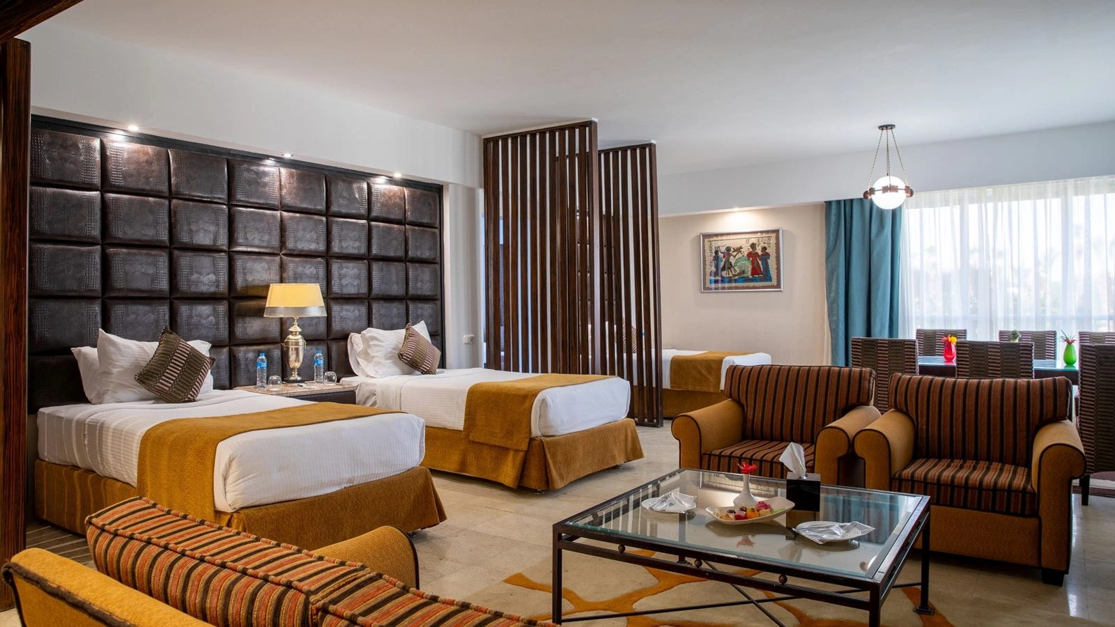 rooms-family-suite-pool-view