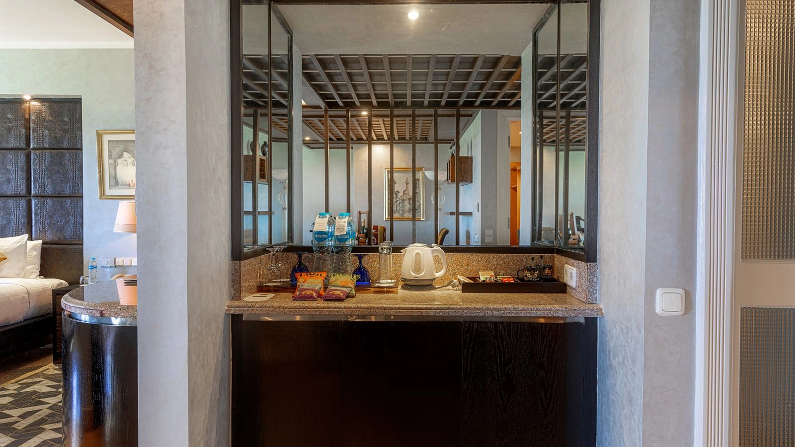 rooms-honeymoon-suite