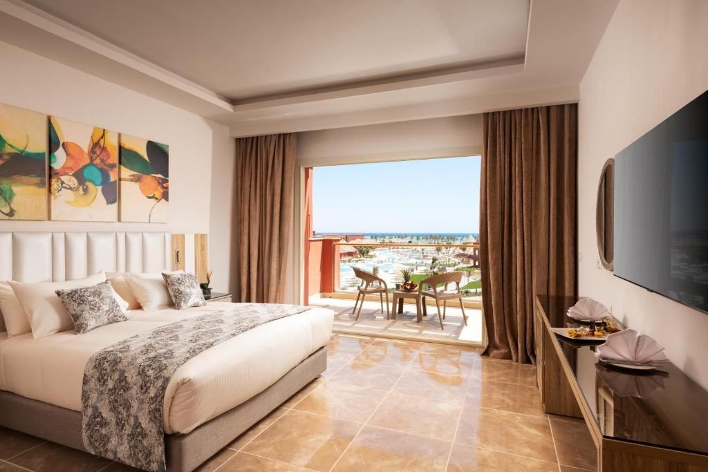 rooms-standard-room-pool-view