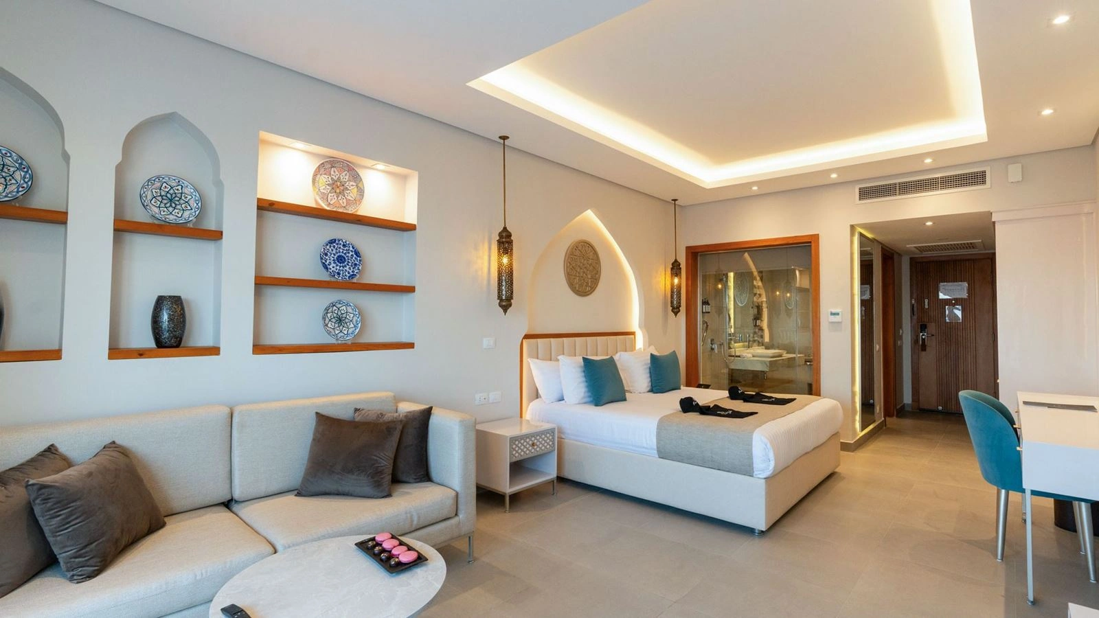 rooms-family-swimup-suite-pool-view