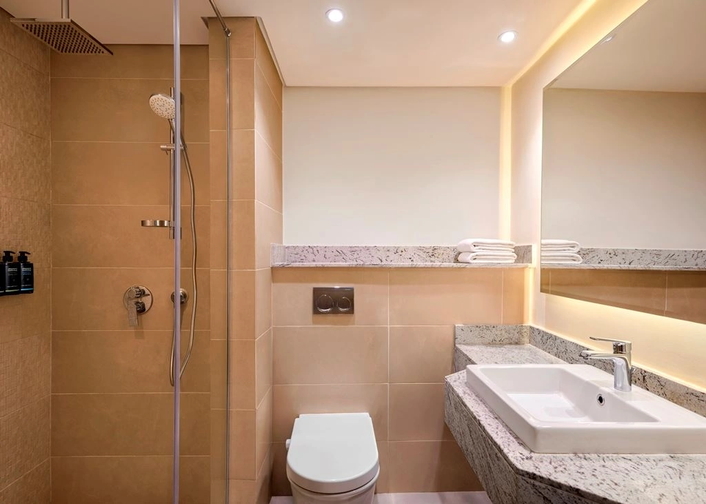 rooms-superior-room-pool-view