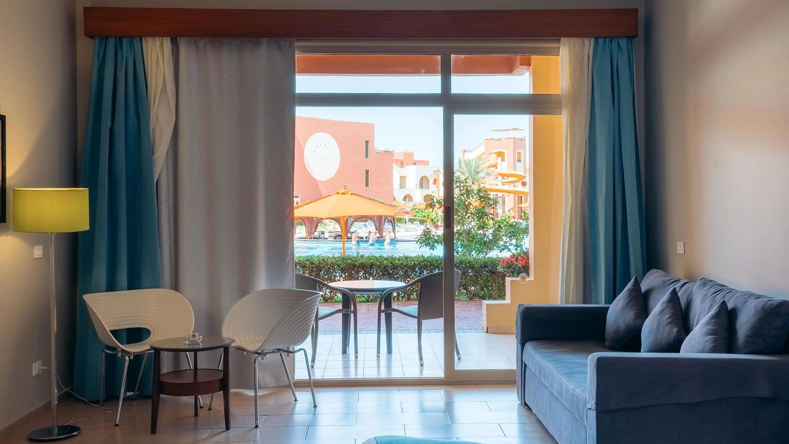 rooms-family-large-room