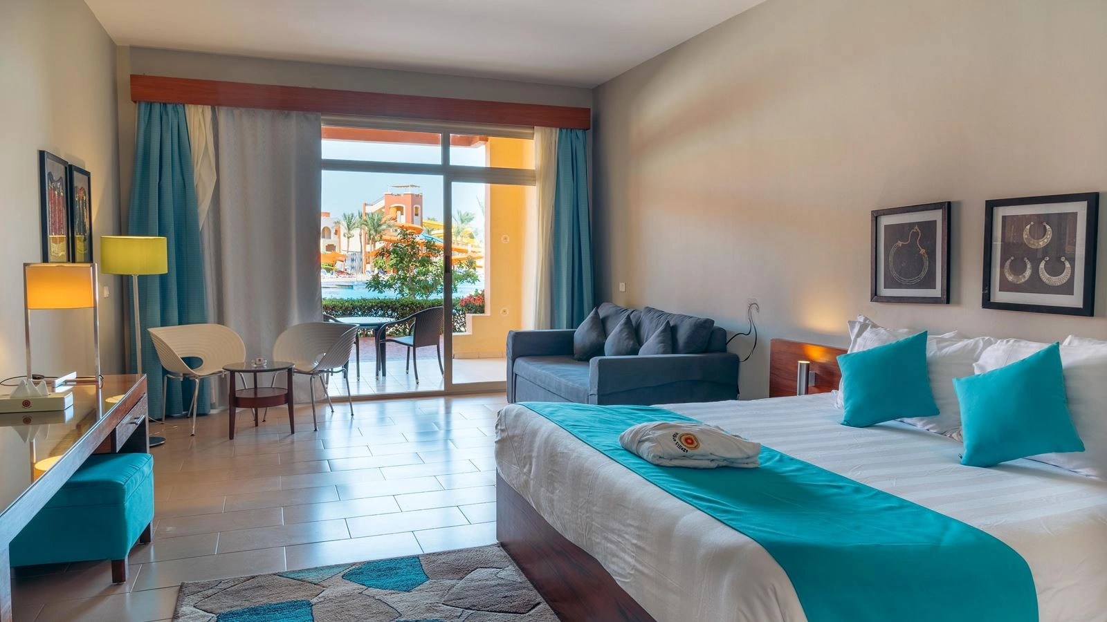 rooms-superior-pool-view