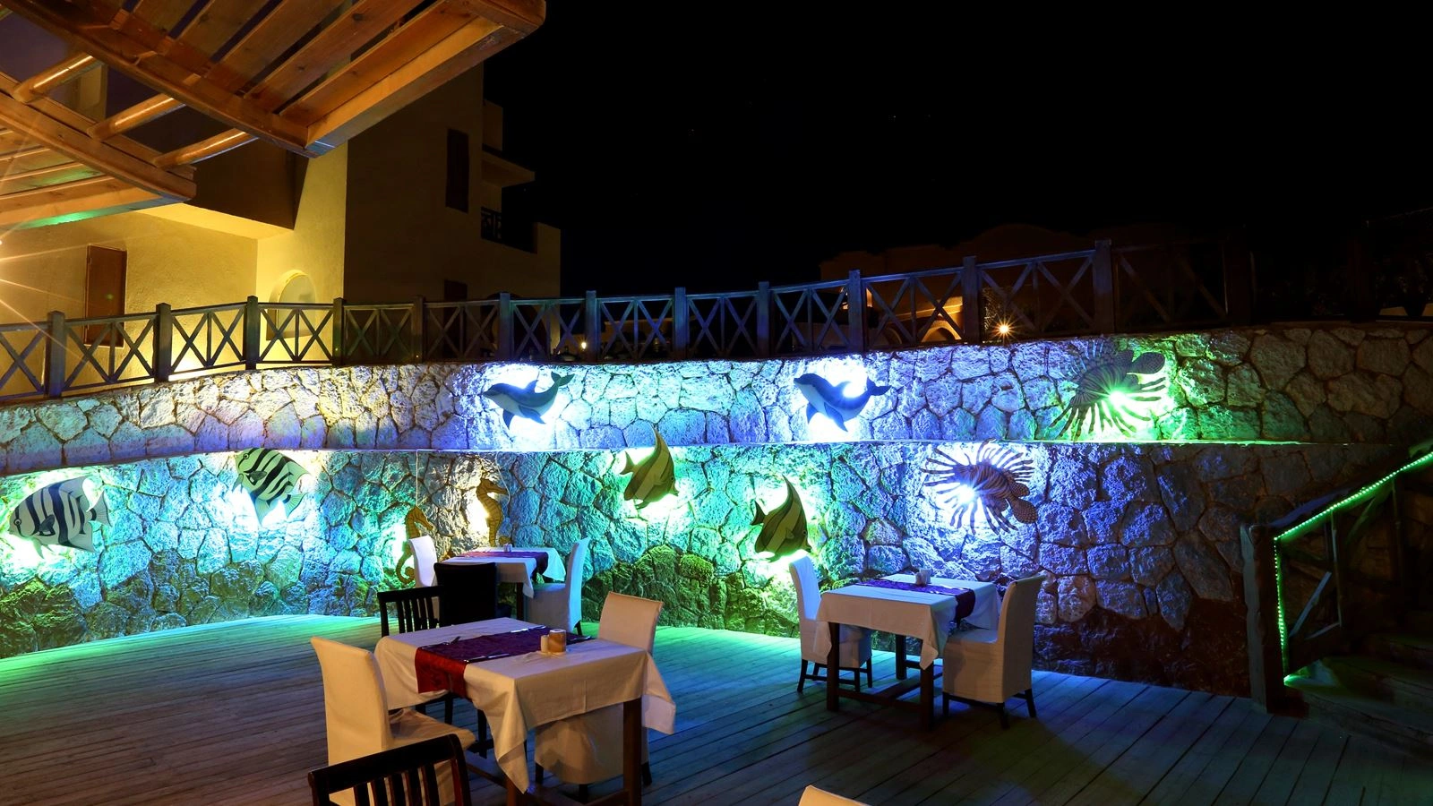 restaurants-moonlight-seafood-restaurant
