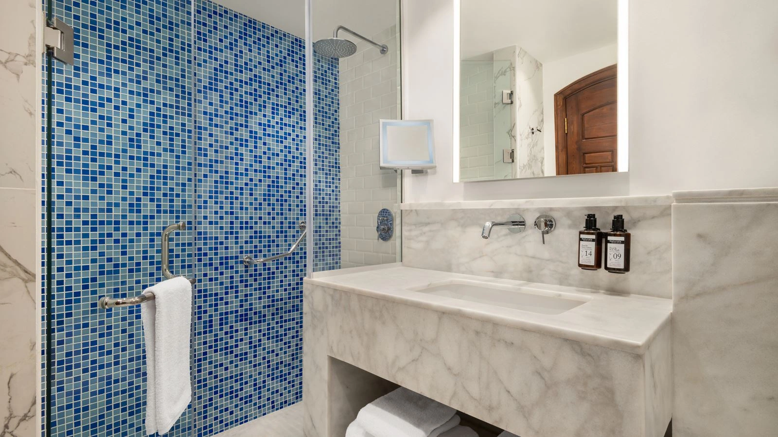 rooms-superior-side-sea-view-room