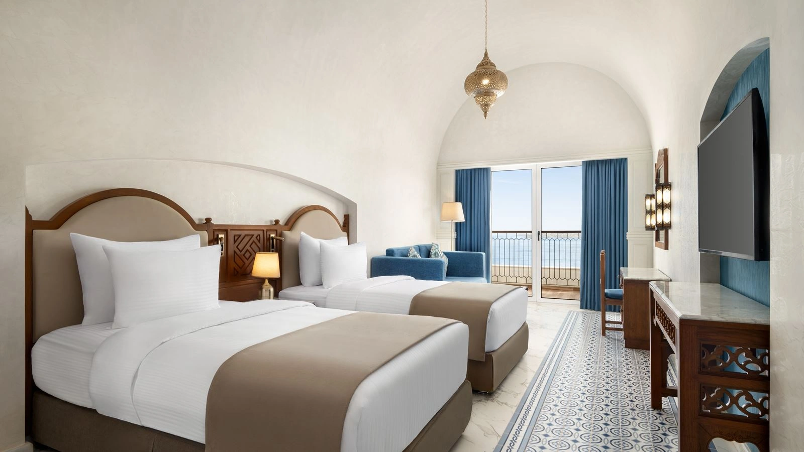 rooms-deluxe-sea-side-view-room