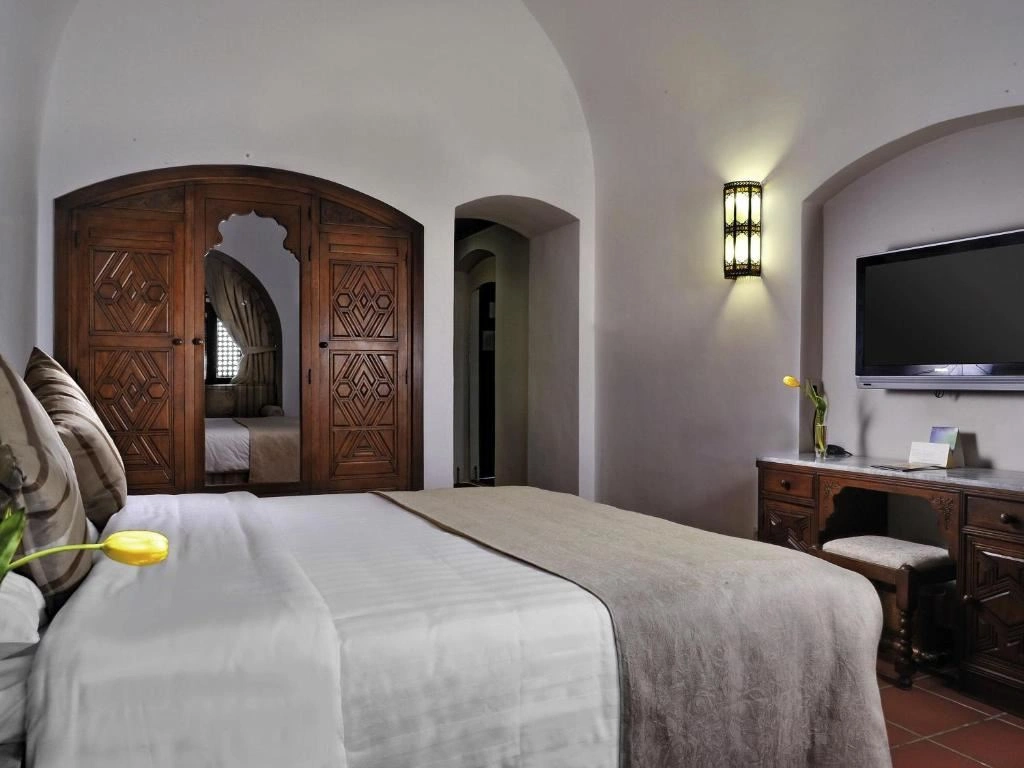 rooms-classic-partial-sea-view-room