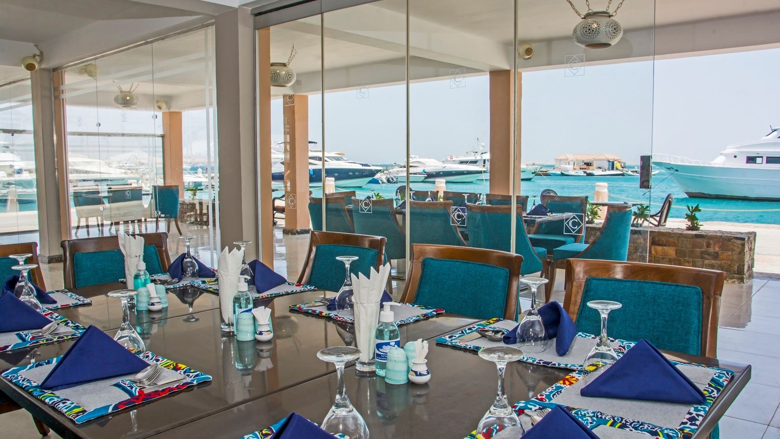 restaurants-marina-seafood-restaurant-against-charge