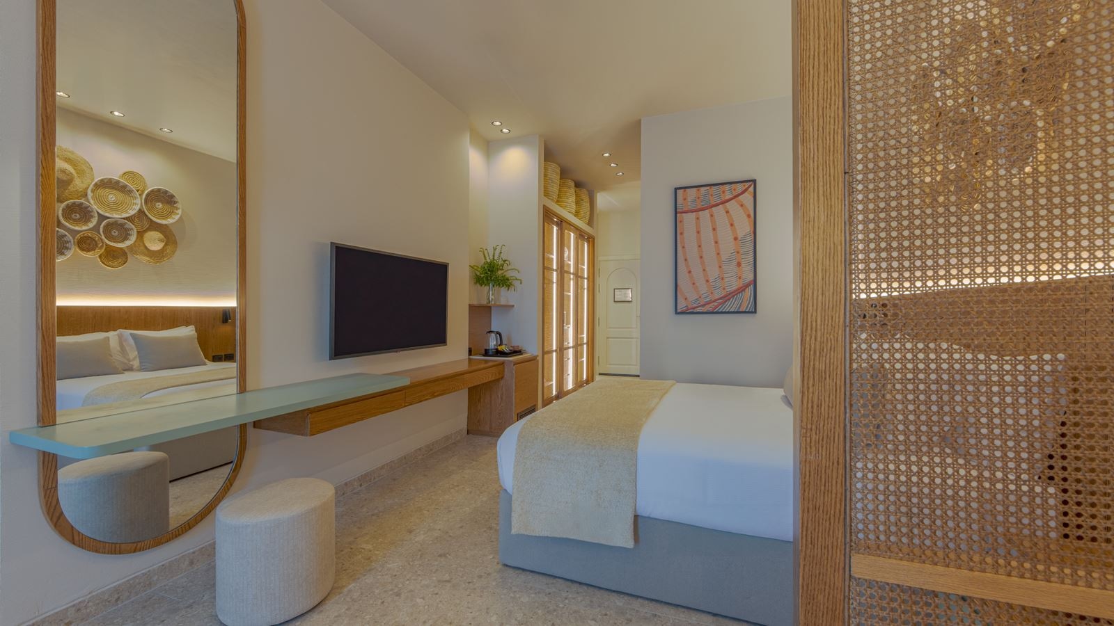 rooms-deluxe-room-pool-view