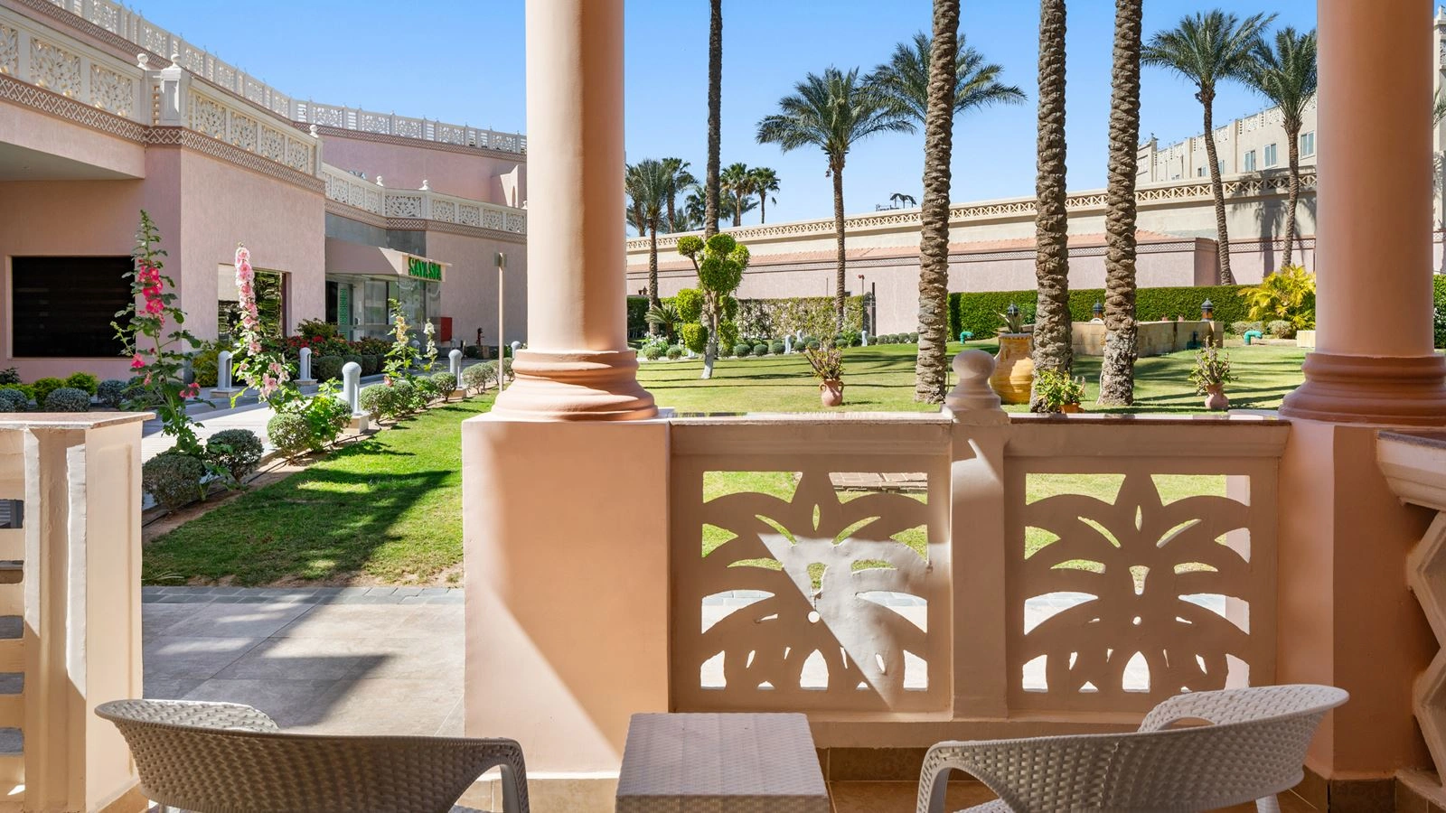 rooms-standard-room-garden-view