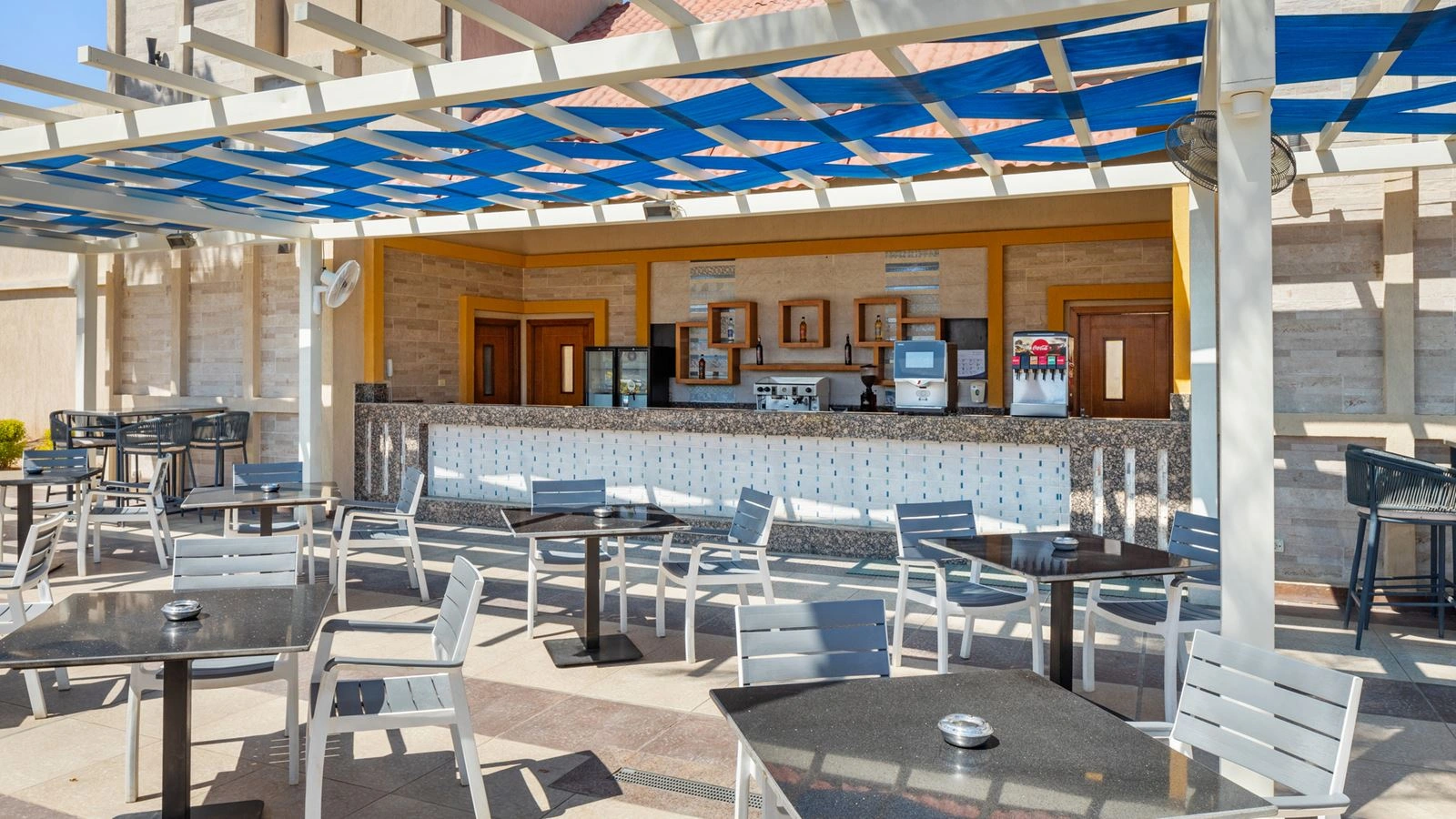 restaurants-beach-food-court