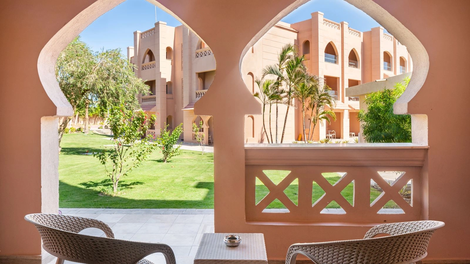 rooms-room-standard-garden-view