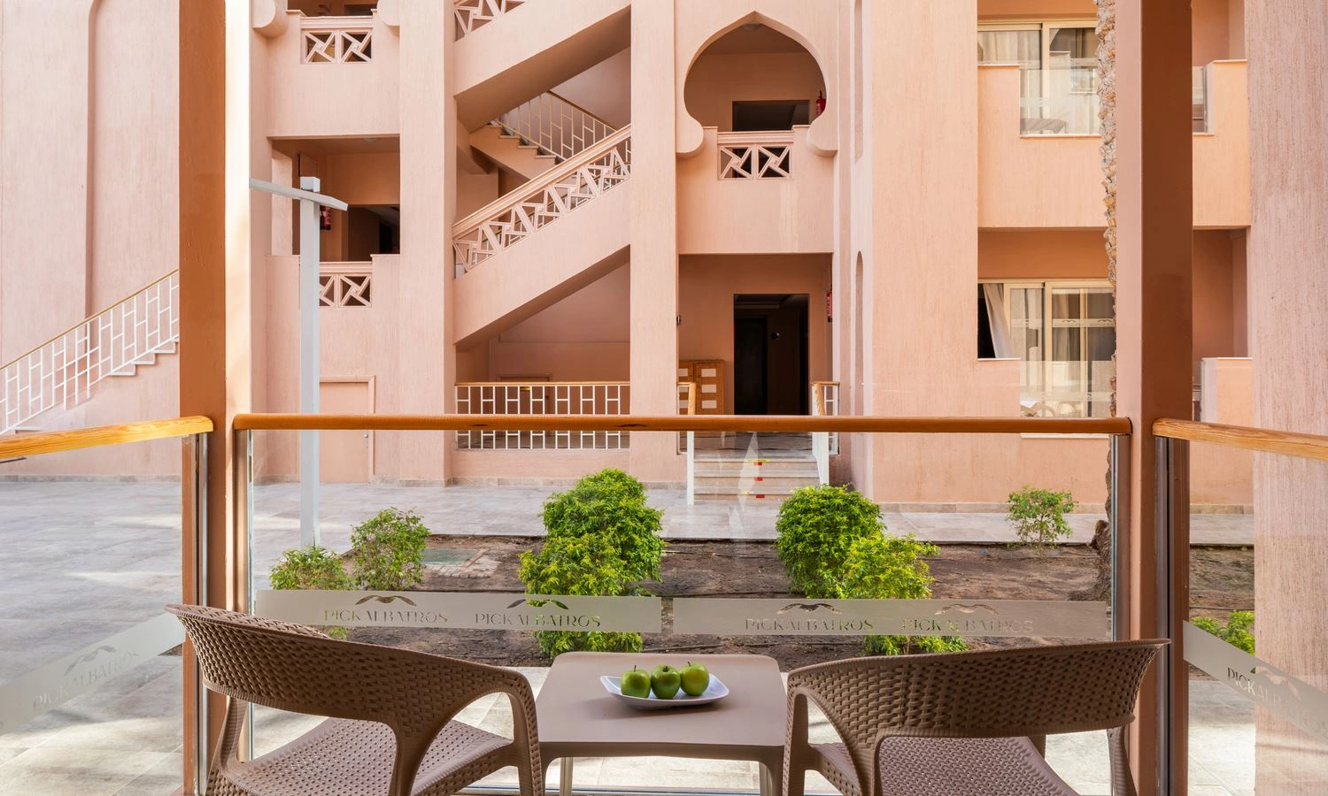 rooms-coral-standard-room-garden-view